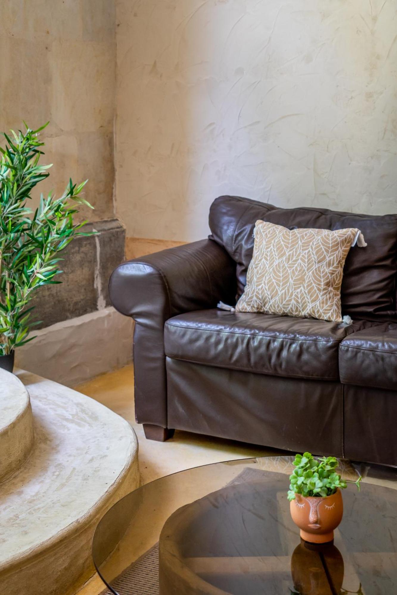 Villa Ultimate Relaxation For Family Or Group At Renowned Couvent Des Ursulines, A Tranquil Escape In Historic Pézenas Habitación foto